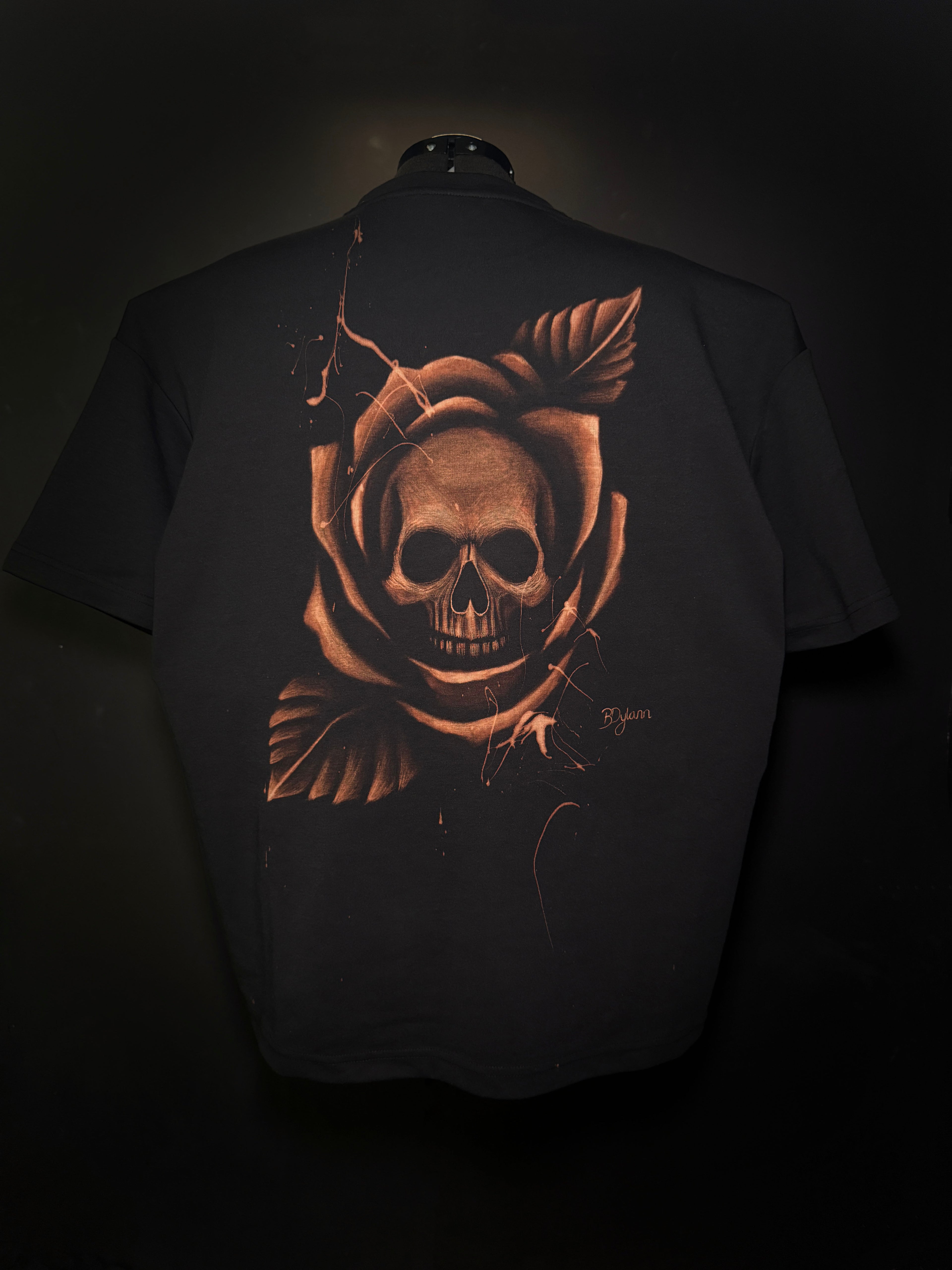 L T-Shirt - MORTICIA