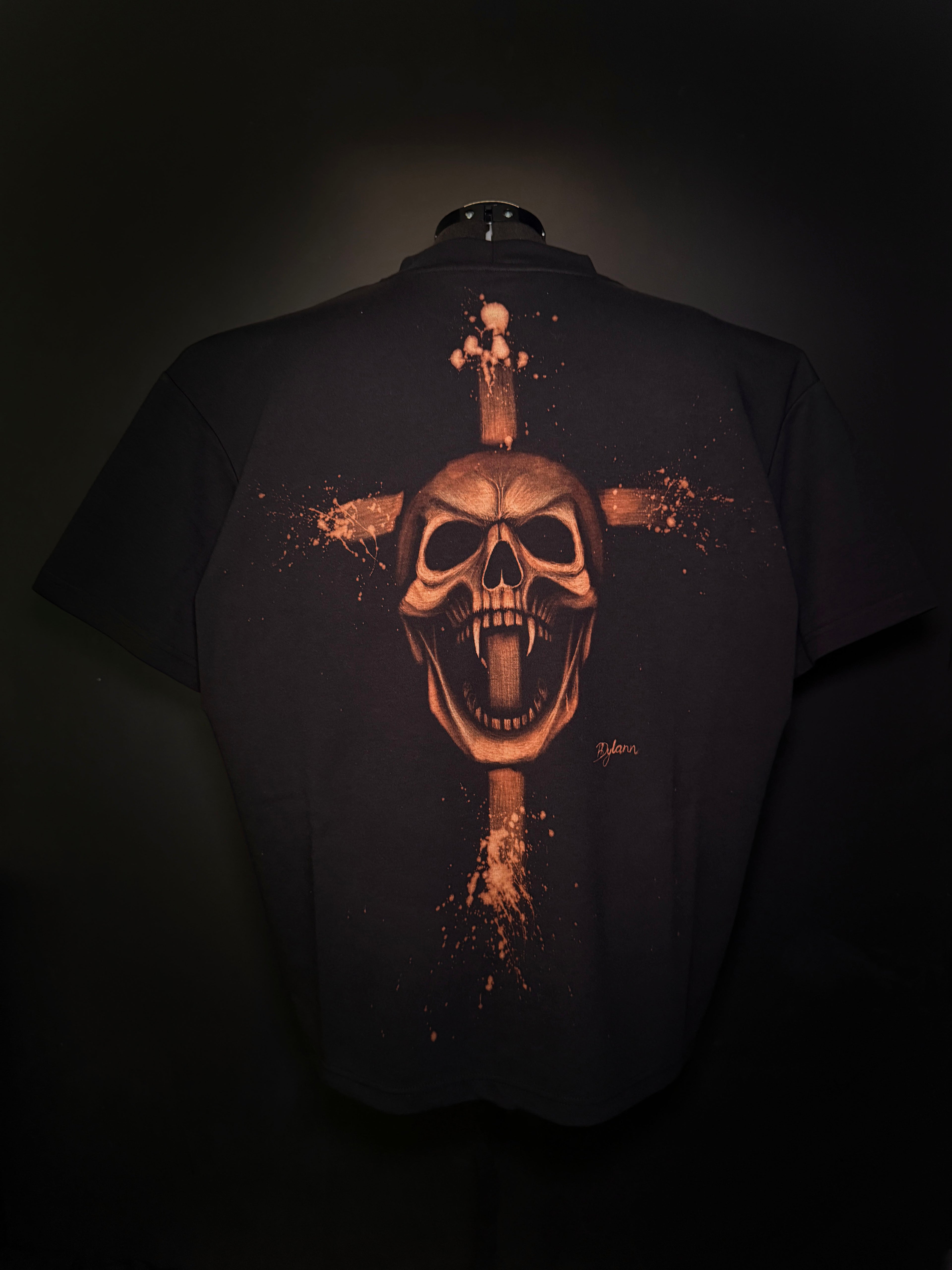 XL T-Shirt - VAMPYRUS