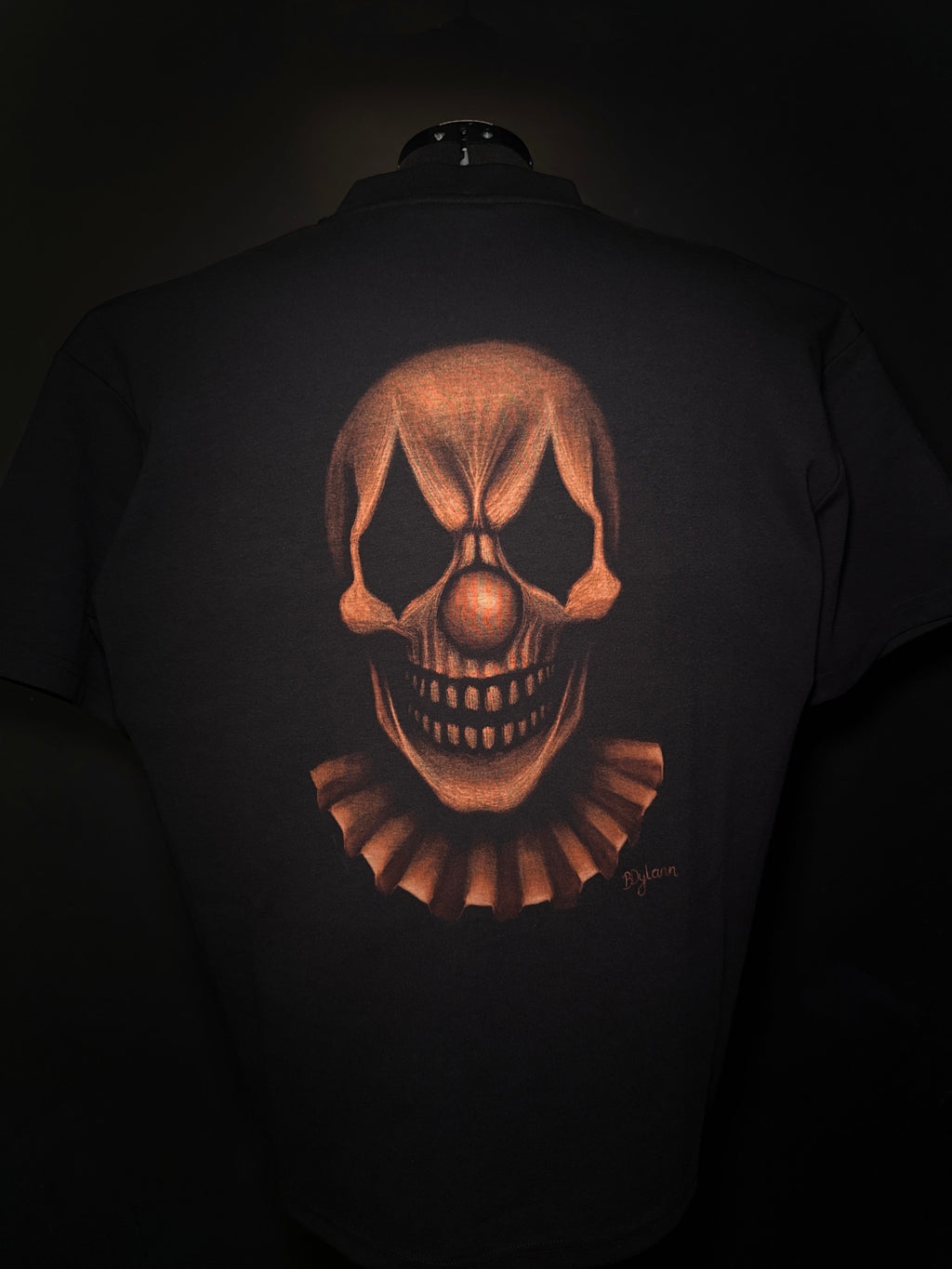M T-Shirt - BEHIND THE CURTAIN